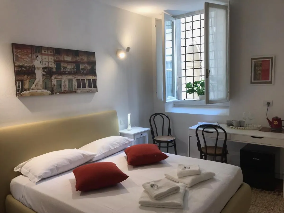 Palazzo Della Torre Room location